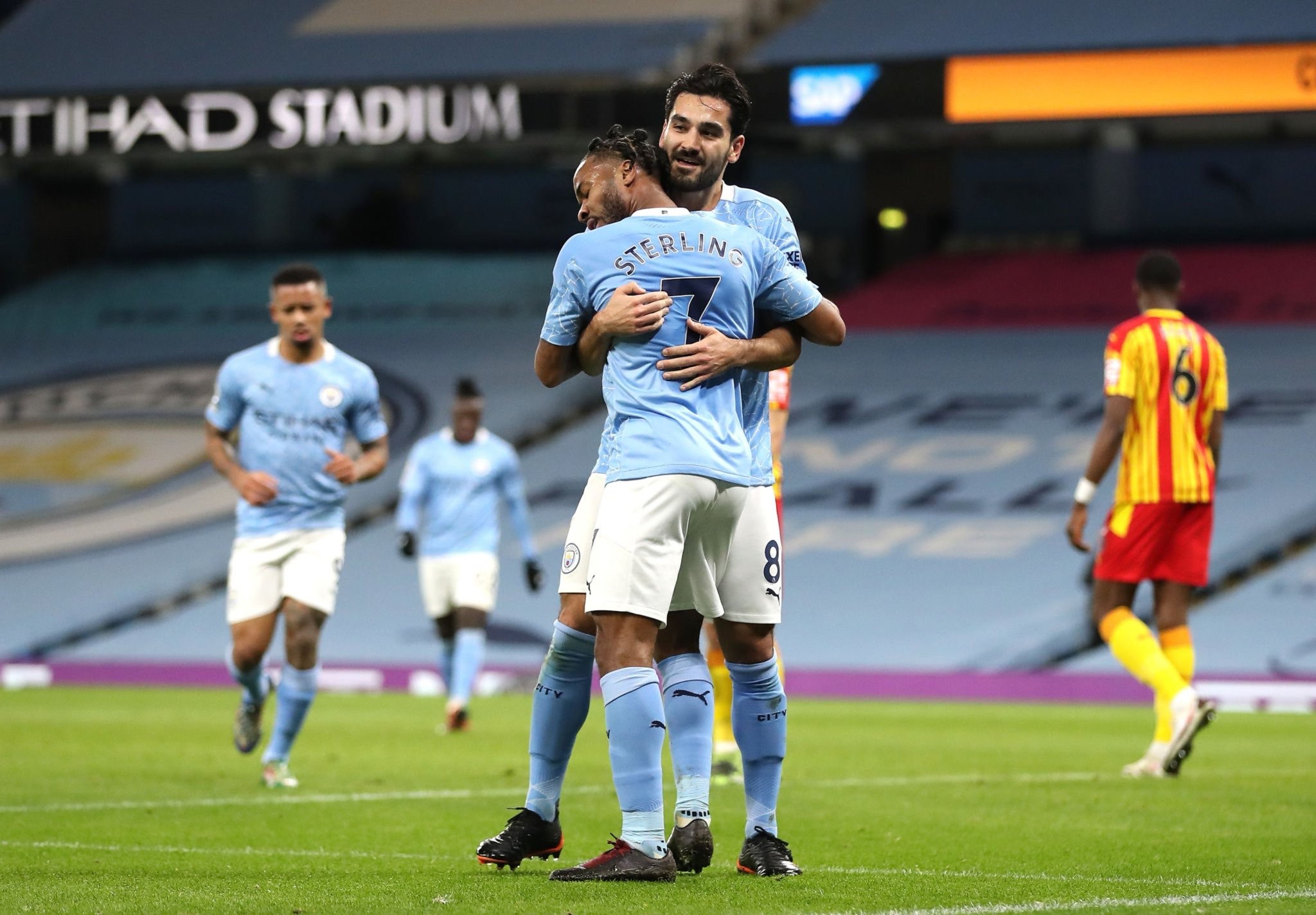 束前的一个 束前的一个